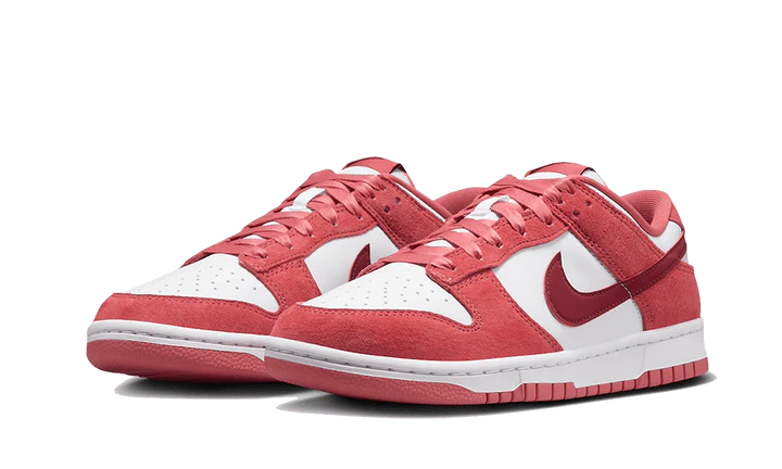 Dunk Low Valentine's Day