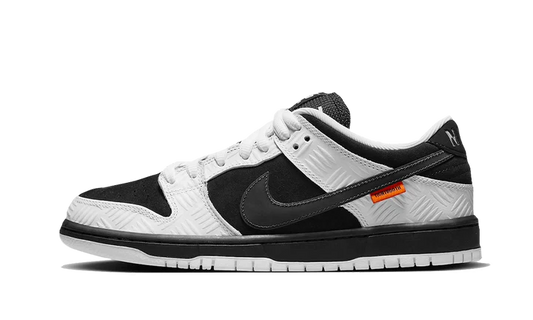 Dunk Low SB TIGHTBOOTH