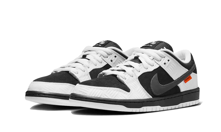 Dunk Low SB TIGHTBOOTH